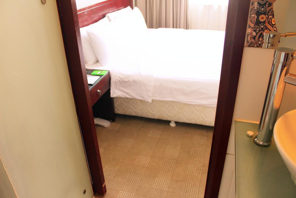 Days Inn Forbidden City Пекин Екстериор снимка