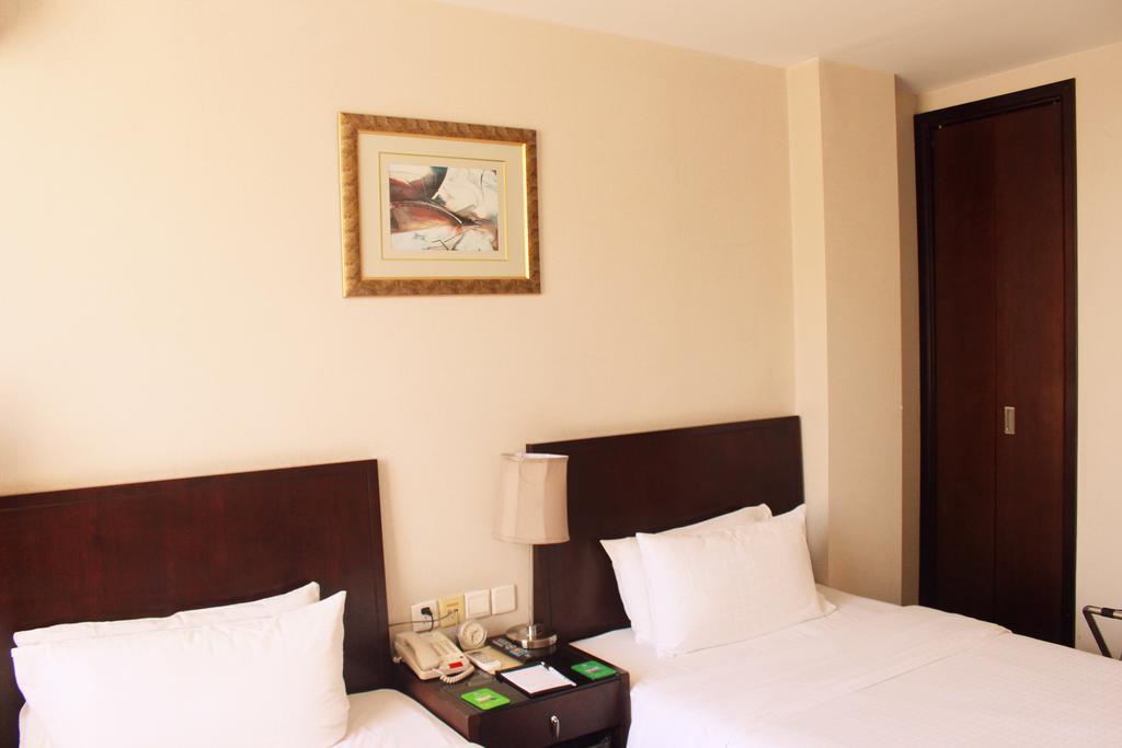 Days Inn Forbidden City Пекин Екстериор снимка