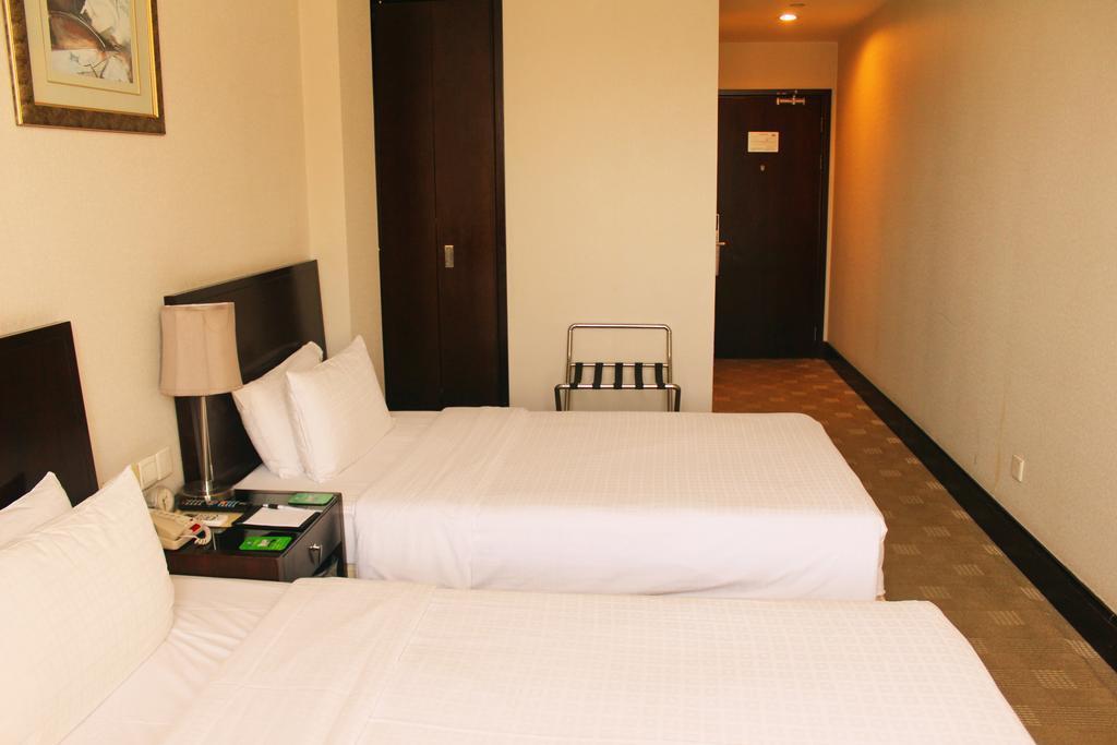 Days Inn Forbidden City Пекин Екстериор снимка