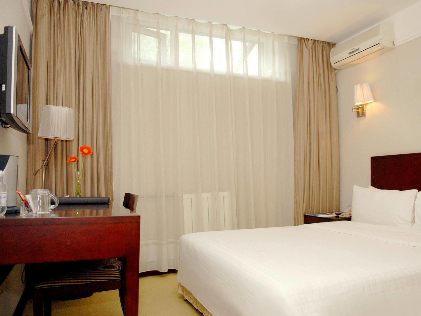 Days Inn Forbidden City Пекин Екстериор снимка