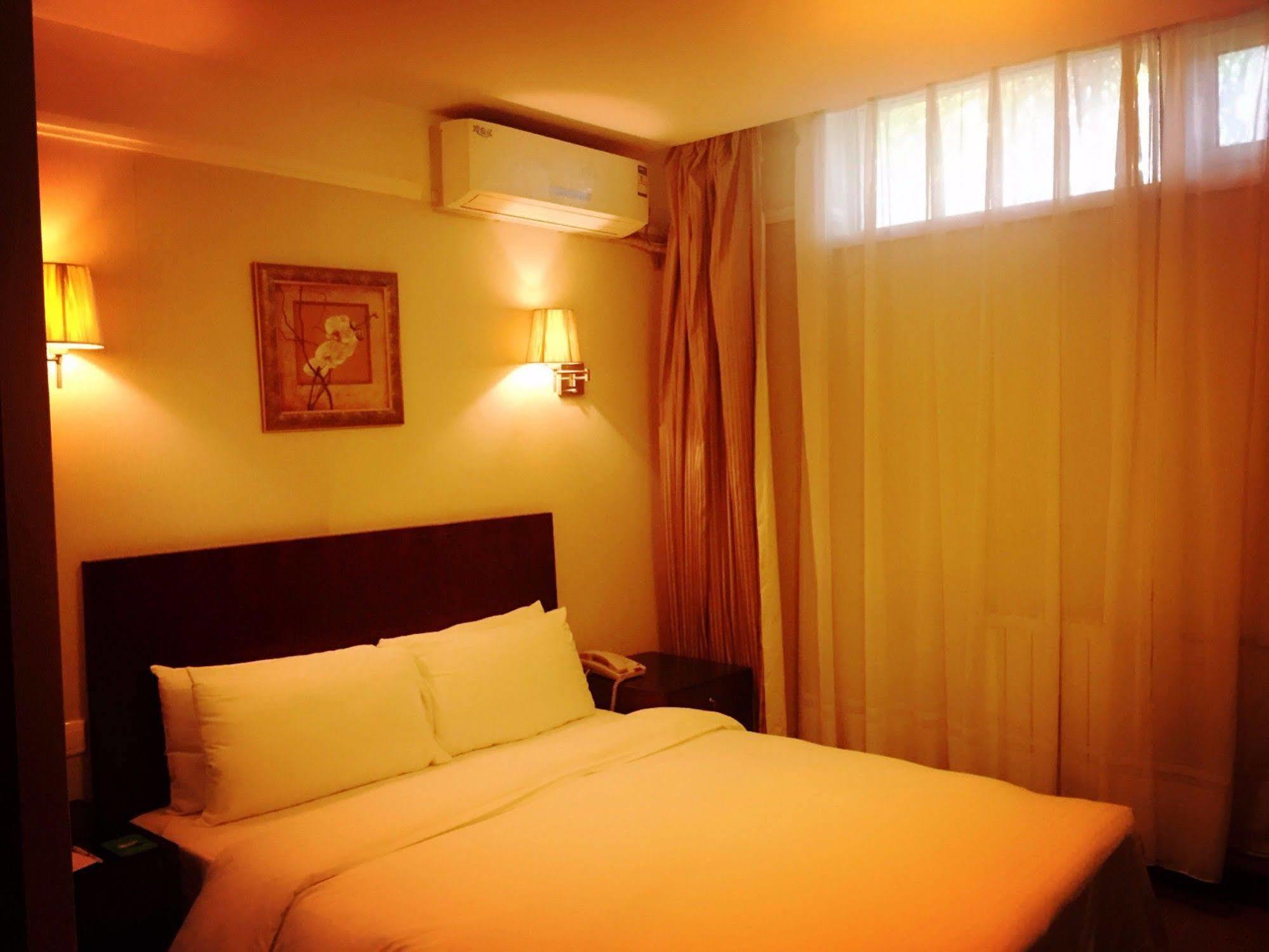 Days Inn Forbidden City Пекин Екстериор снимка